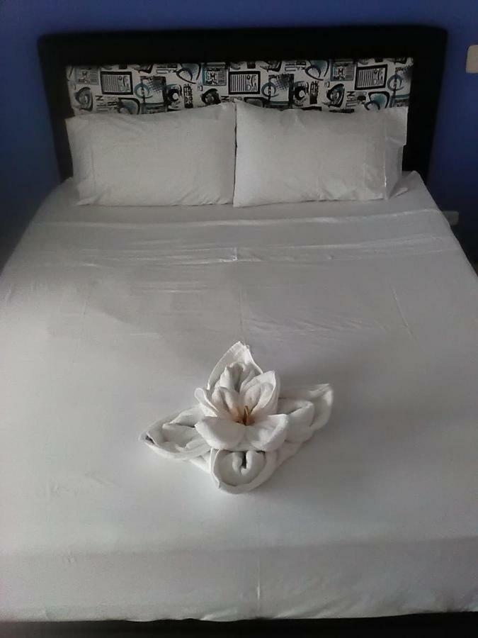 Okawango Hotel Girardot Kültér fotó