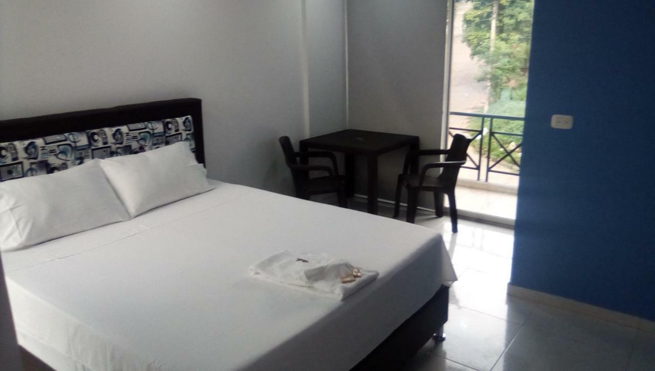 Okawango Hotel Girardot Kültér fotó